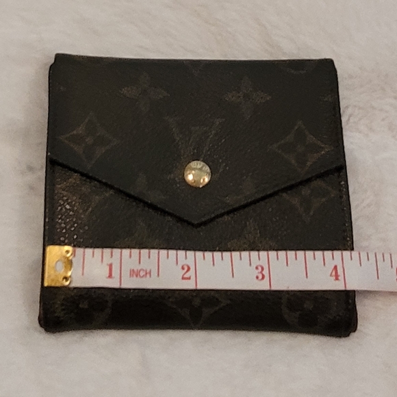 Authentic Louis Vuitton Small Monogram Wallet - Picture 11 of 11